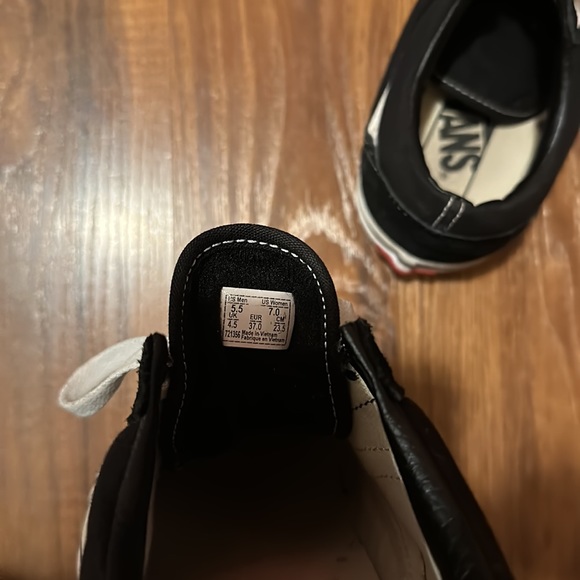 vans - Picture 5 of 5